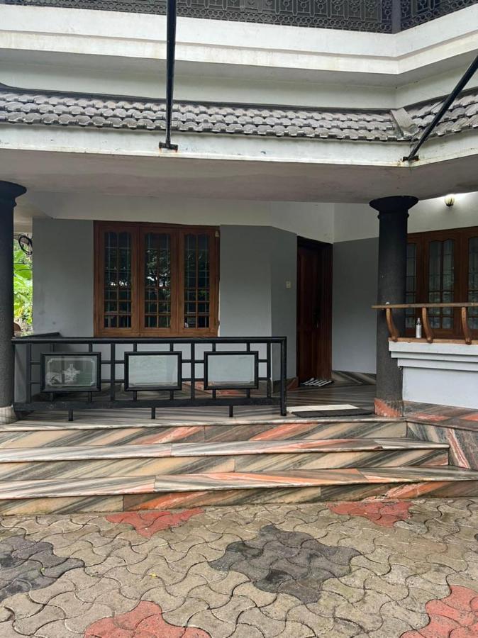 H Villa Nilambūr Exteriér fotografie